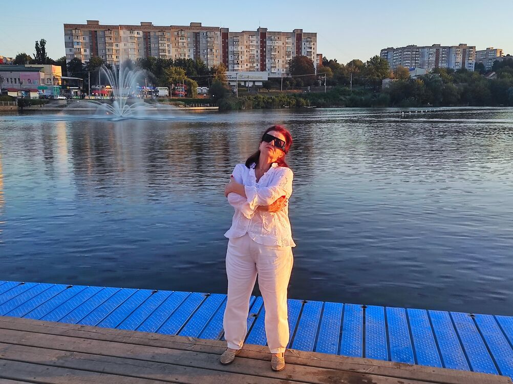  ,   Tamara, 69 ,   c 