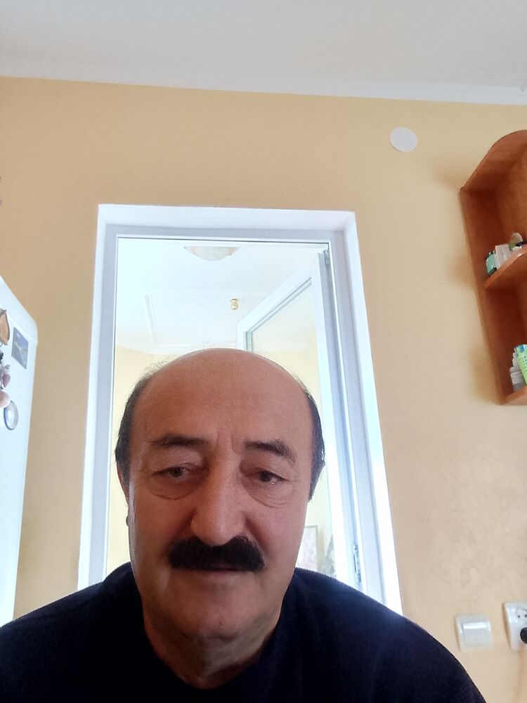  46980443  , 53 ,    