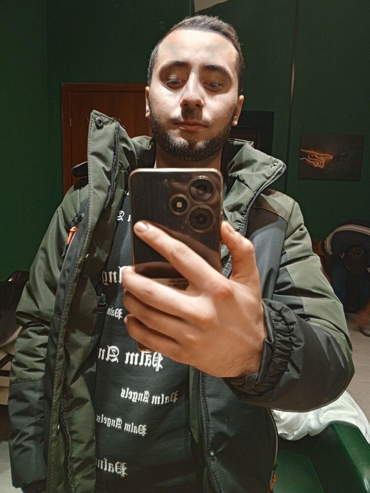  42310503  Ahror, 25 ,    