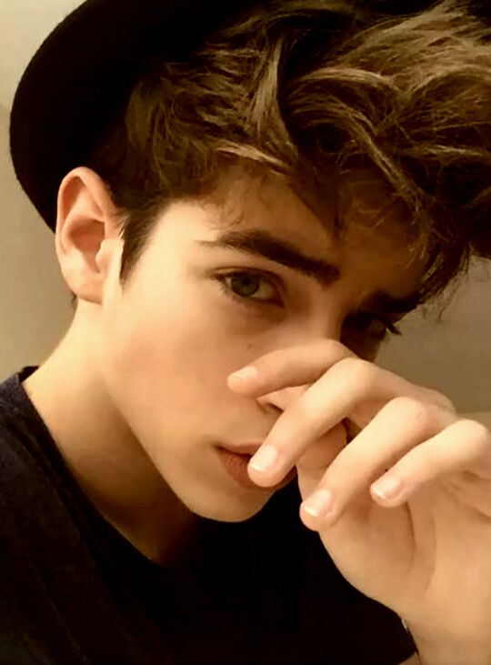  46715113  Abzal, 23 ,    