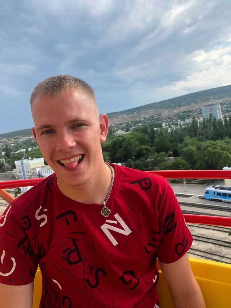  27610383  Ivan, 28 ,    