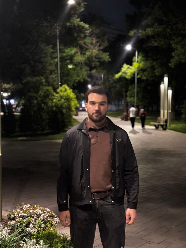  51821983  Guseyn, 26 ,    