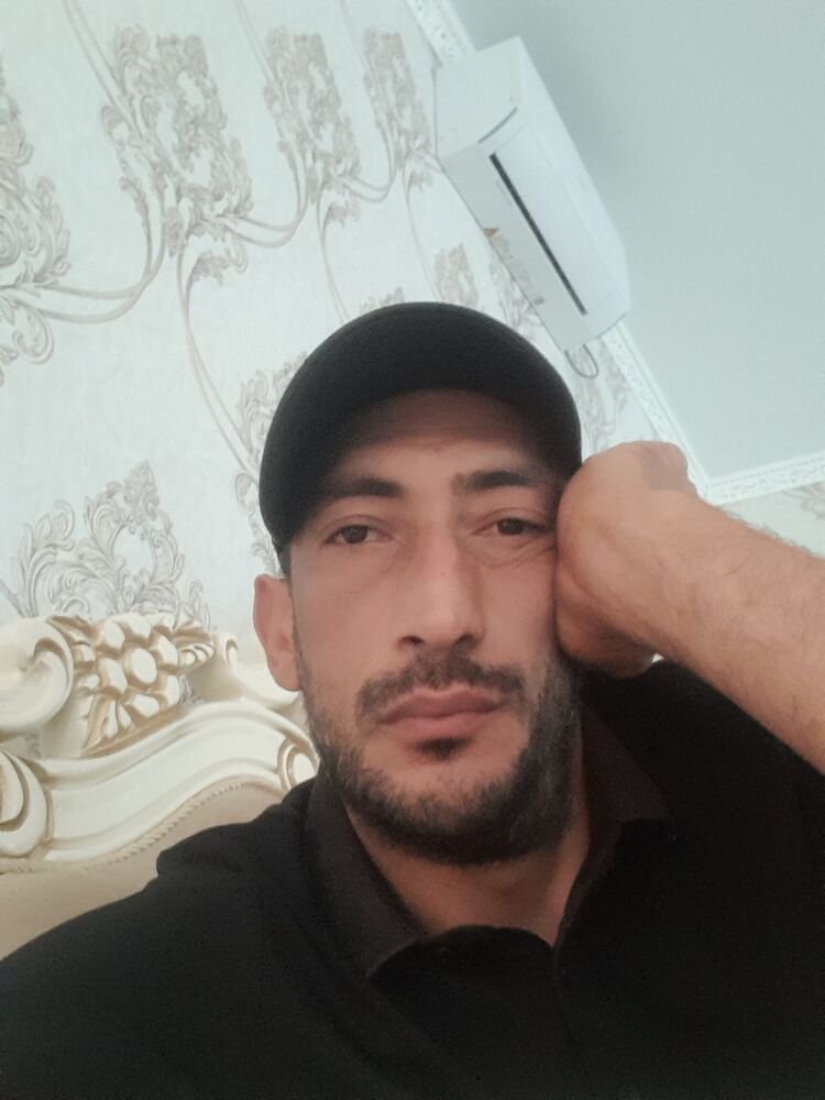  52886443  Roma, 36 ,    
