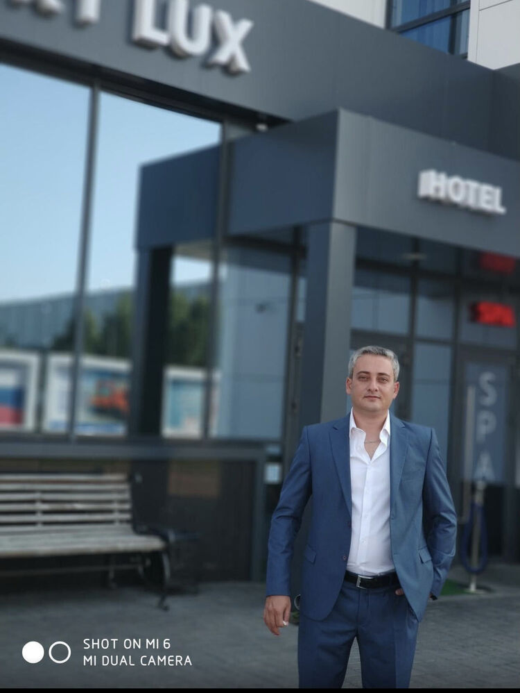  ,   Kamran, 41 ,   ,   