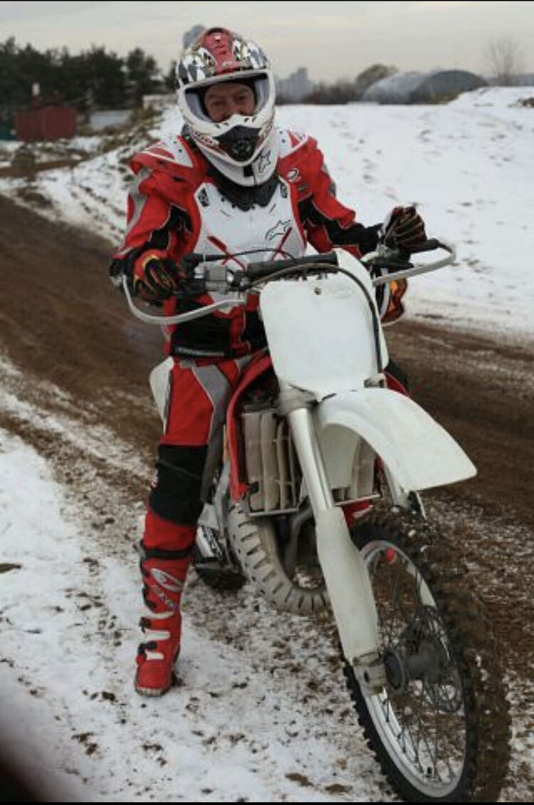  33990463  Stanislav, 44 ,    