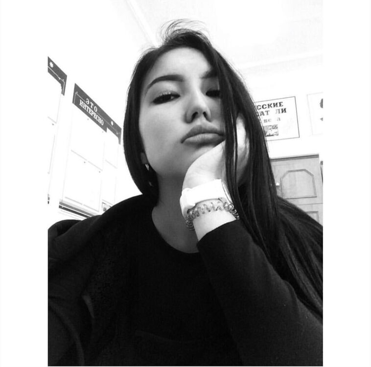  42125323  Milana, 22 ,    