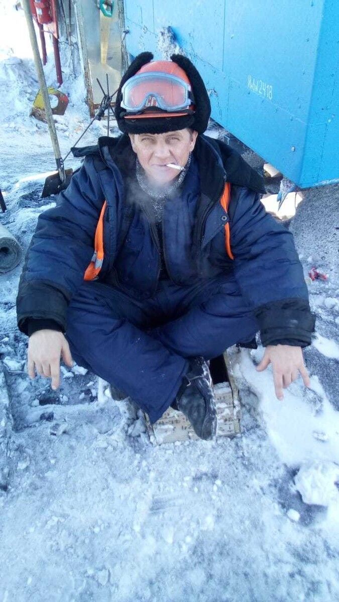  15915603  Dmitrij, 38 ,    