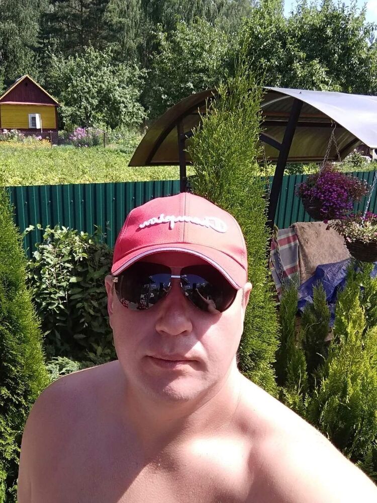  46988743  Vitali, 46 ,    