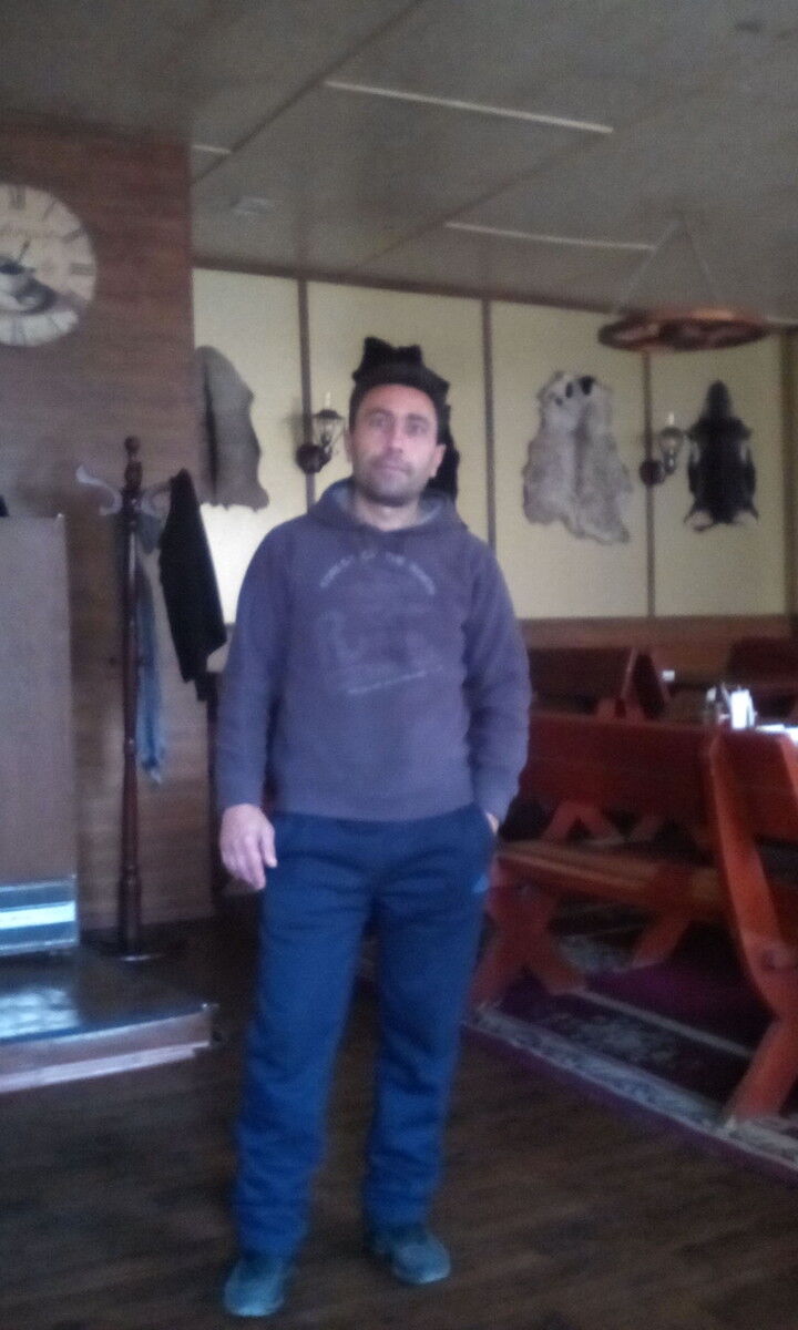  5284523  Artur, 54 ,    