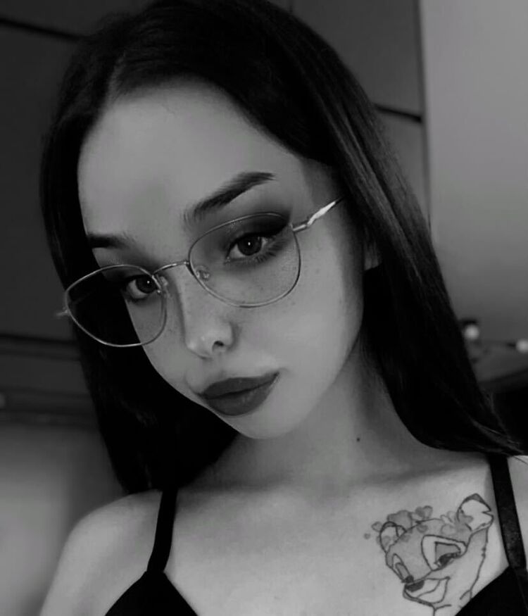  40579653  LILIYA, 21 ,    -