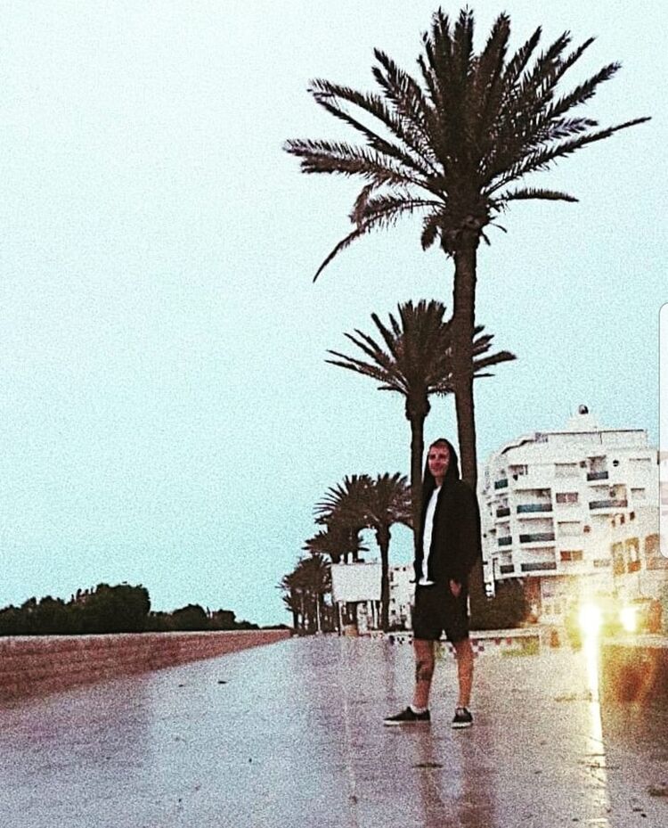  18858783  , 31 ,    -