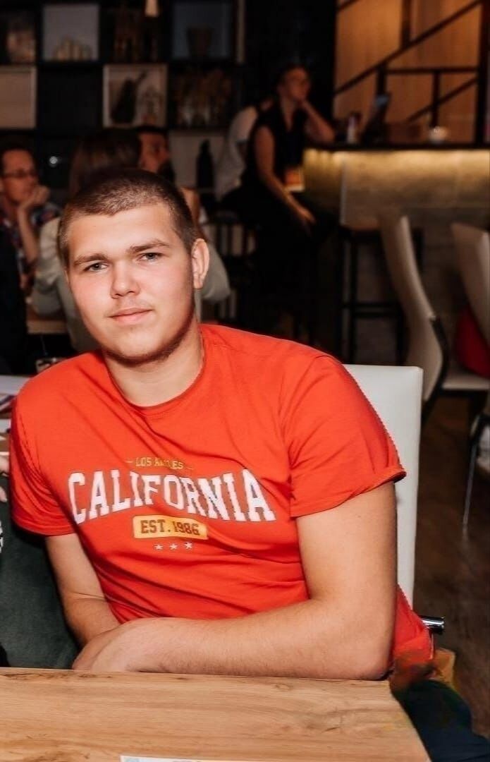  44015543  Leonid, 22 ,    