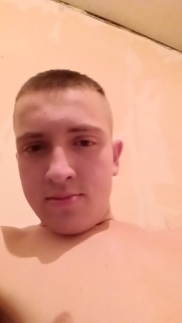  48268213  Andrey, 20 ,    