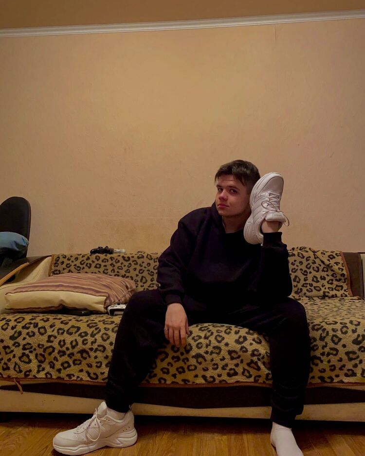  27078603  , 21 ,    --