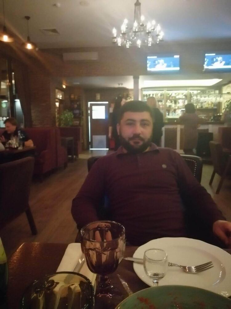  ,   Artyom, 40 ,   ,   