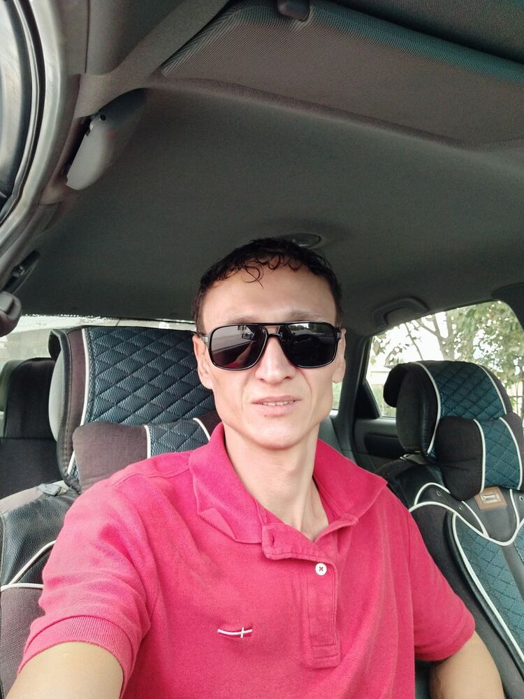  ,   Erik, 45 ,   