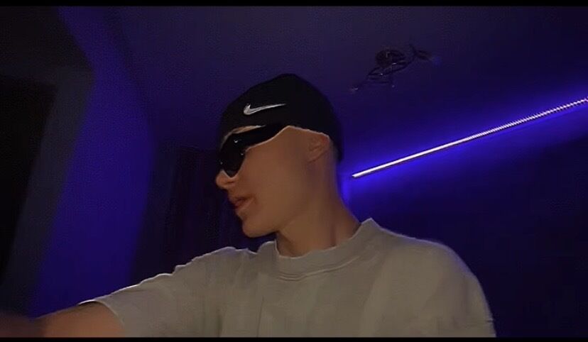  54556113  , 22 ,    -