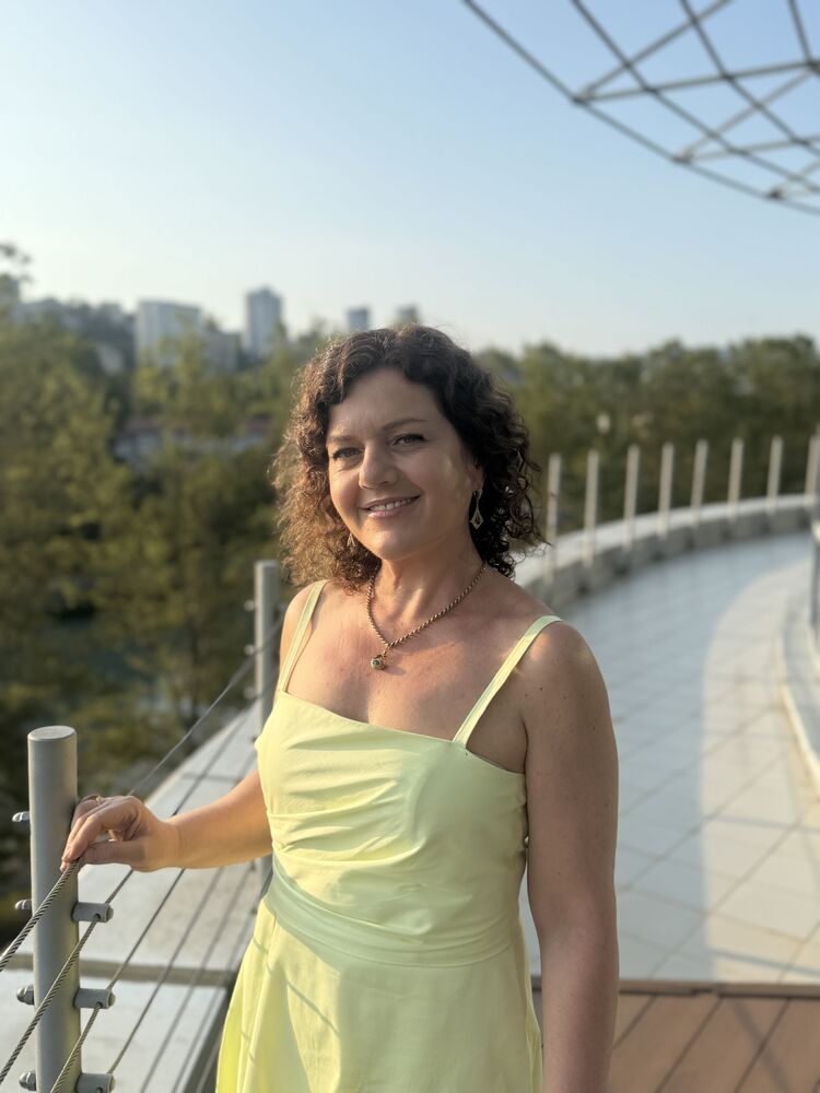  52582393  , 49 ,    --