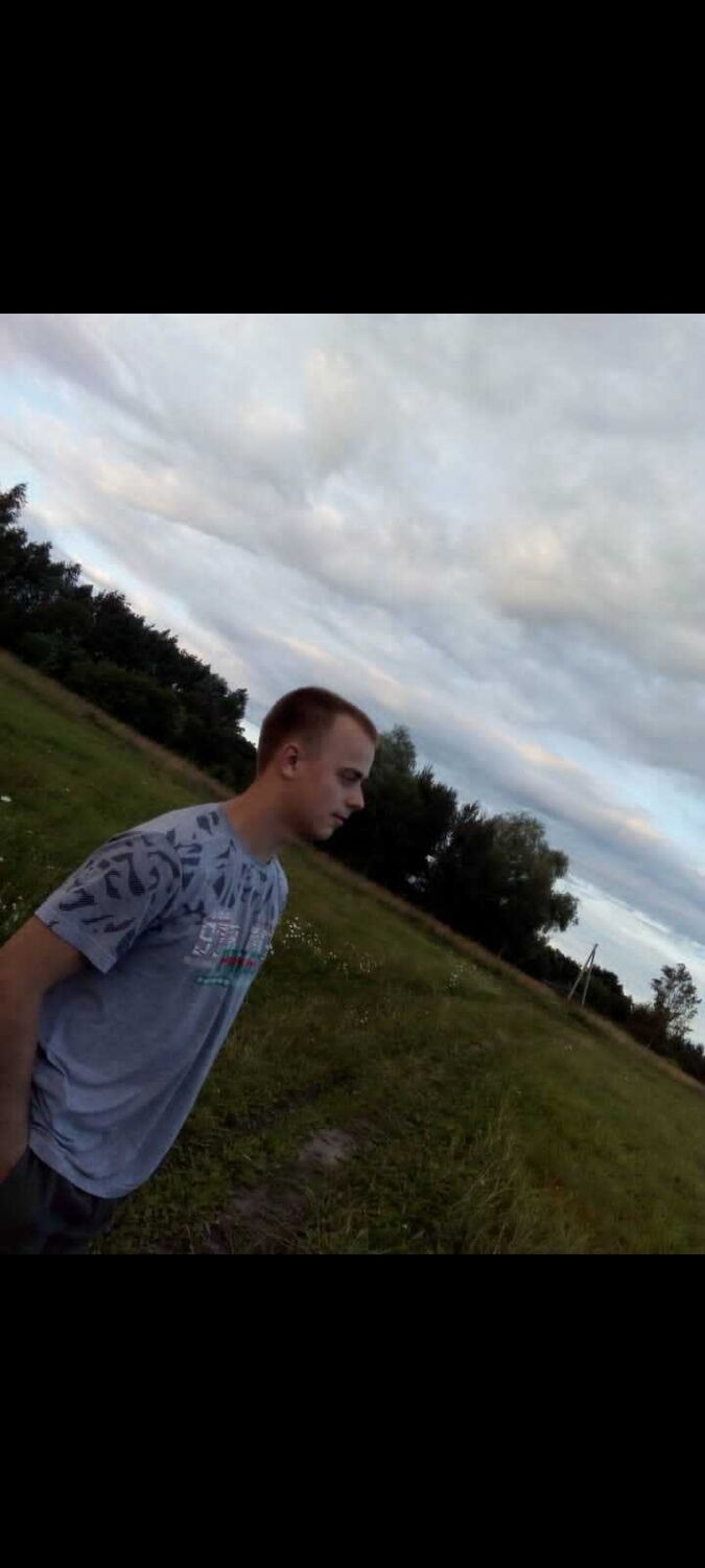  32437933  , 21 ,    