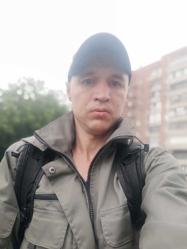  46989973  , 35 ,    