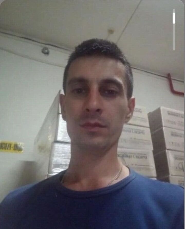  24890663  , 40 ,    -