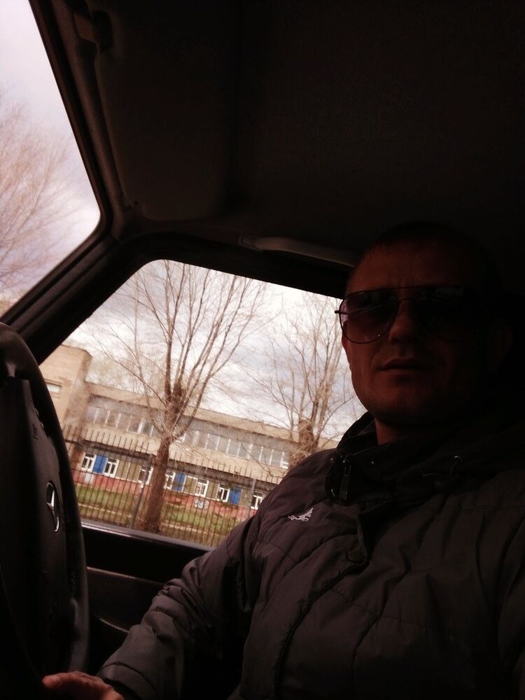  39878543  Nikolai, 36 ,    