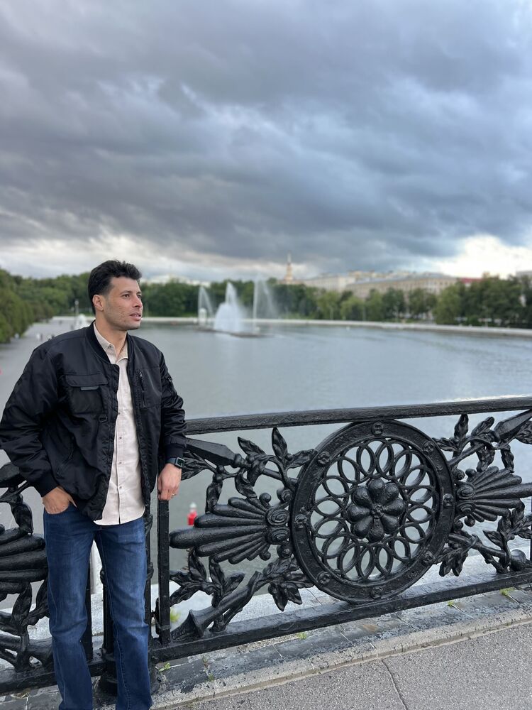  ,   Seraj, 35 ,   ,   , c 