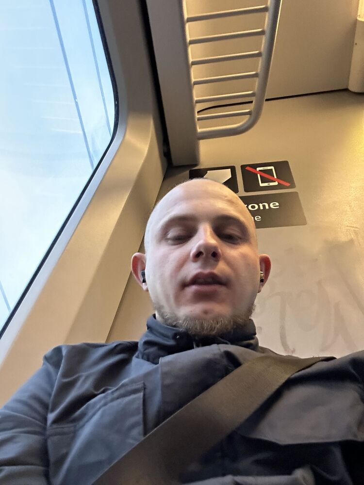  30656993  Anatolii, 31 ,    