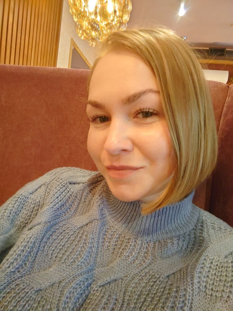  ,   Elena, 38 ,   c 