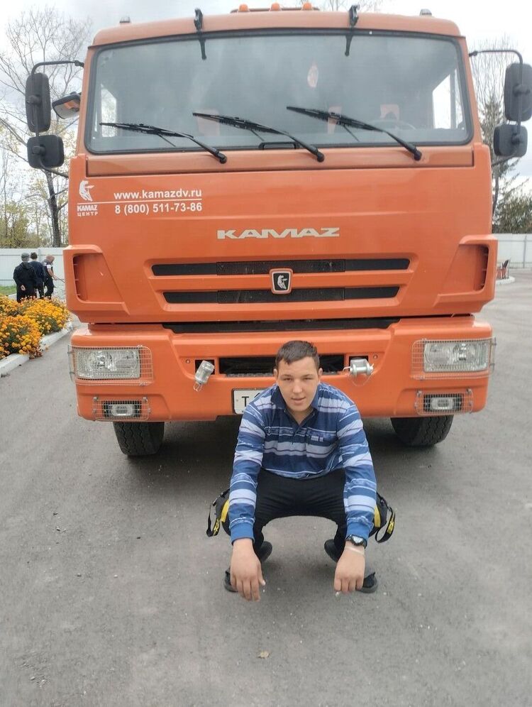  46977013  , 21 ,    
