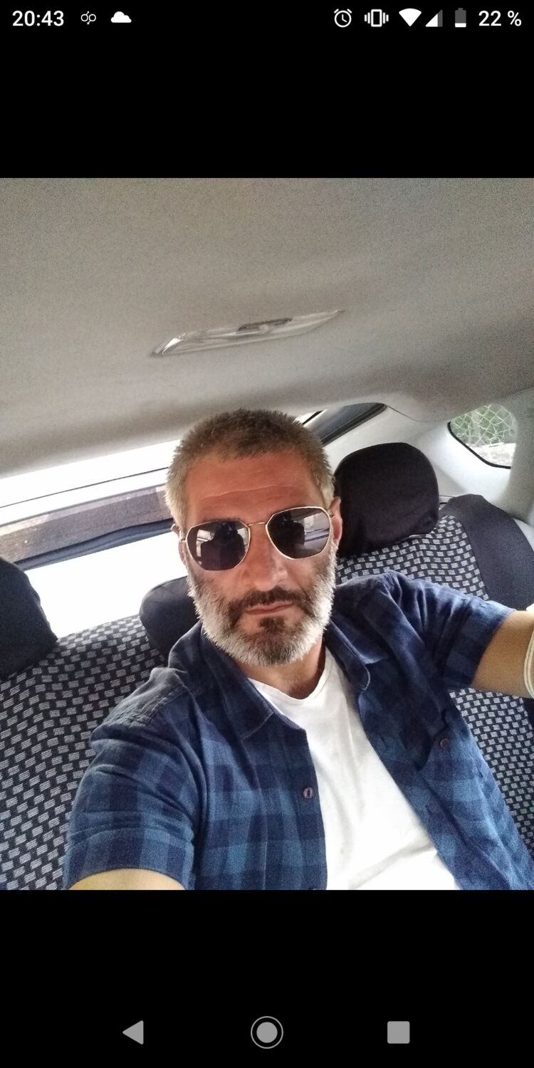  31824243  Adidas, 40 ,    