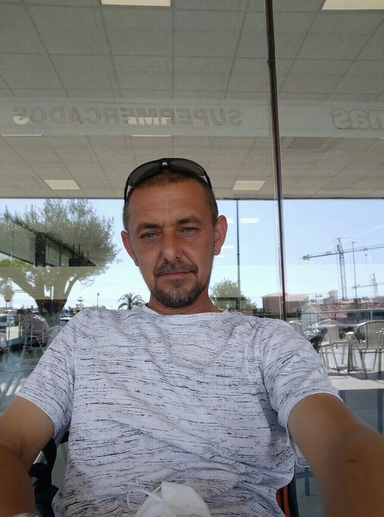  Benidorm,   Viktor, 44 ,     , c 