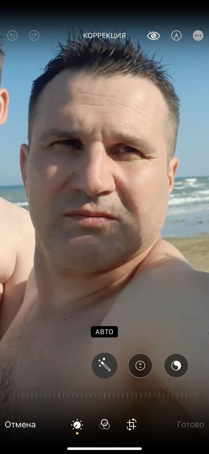  37663593  , 42 ,    