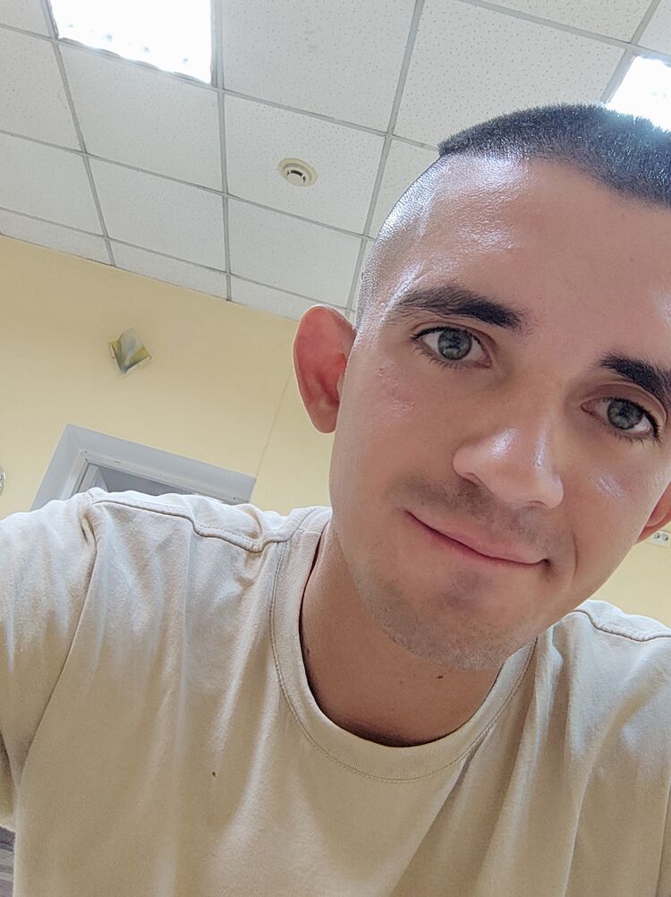  27591613  Vlad, 27 ,    