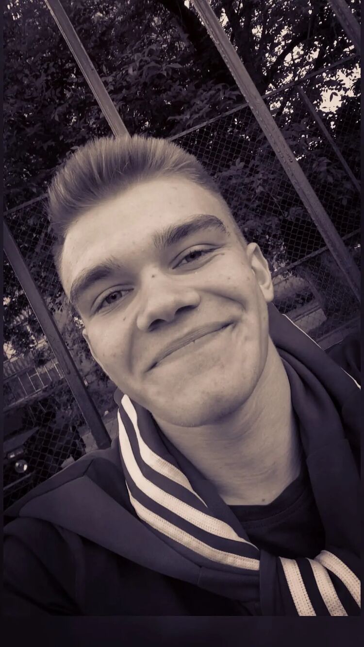  ,   Sasha, 21 ,   ,   