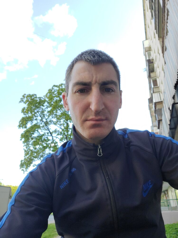  ,   Gevorg, 31 ,   ,   