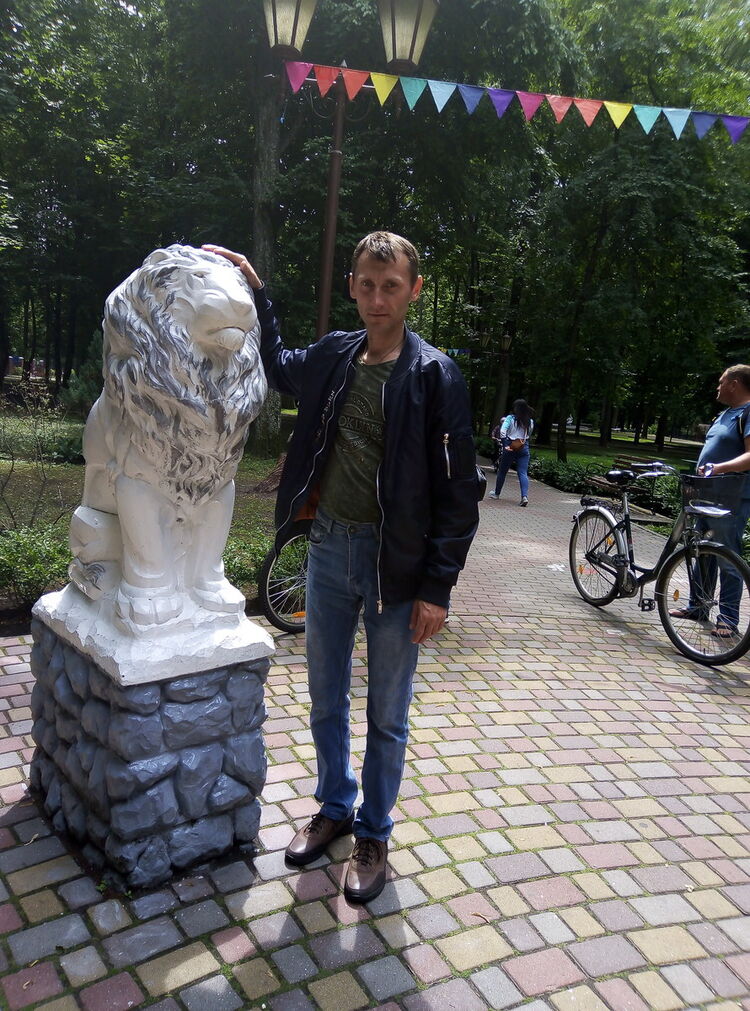  17577483  Nikolas, 47 ,    
