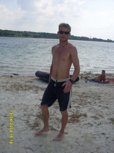  4172853  Sergei, 41 ,    