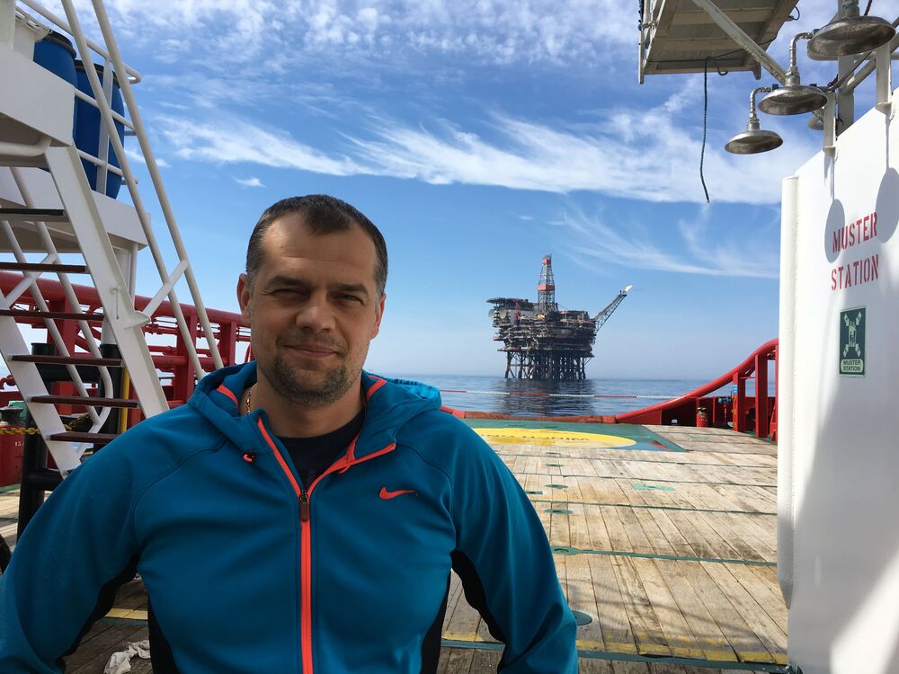  ,   Lauris, 47 ,   ,   , c 