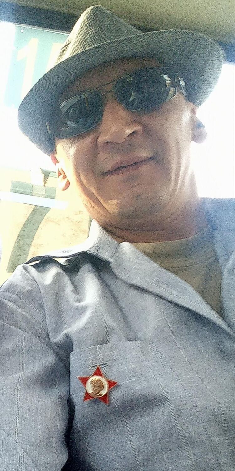  38708323  Tatarin, 48 ,    