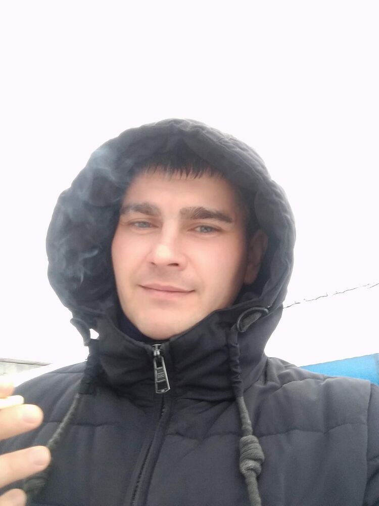  48877463  Ramil, 41 ,     