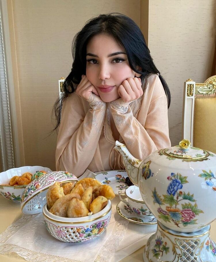  ,   Diora, 31 ,     , c 