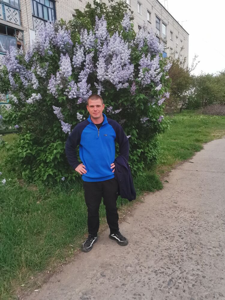  ,   Vlad, 32 ,   ,   