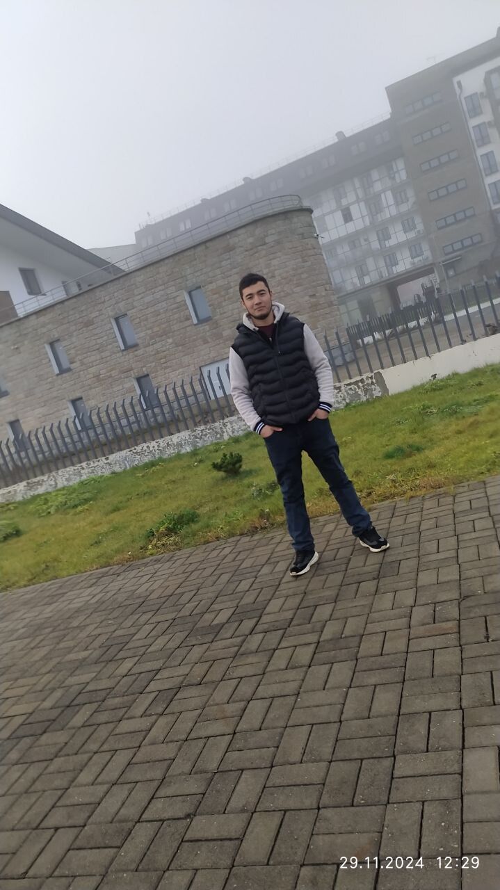  49652443  Jaloliddin, 23 ,    