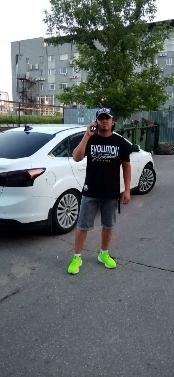  43828183  Surxon, 26 ,     