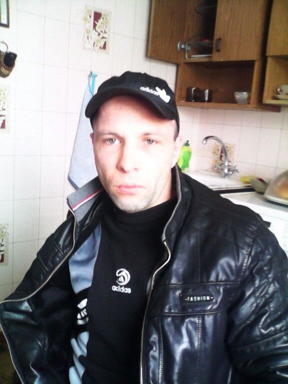  4446163  Ivan, 43 ,    