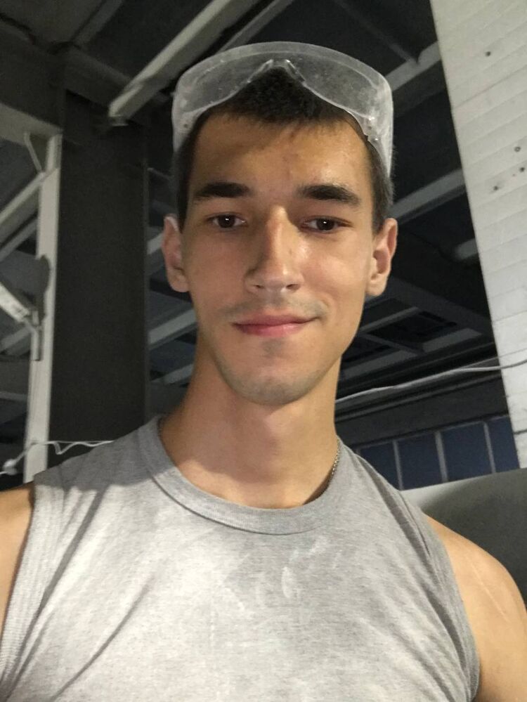  54142513  Reshat, 21 ,    