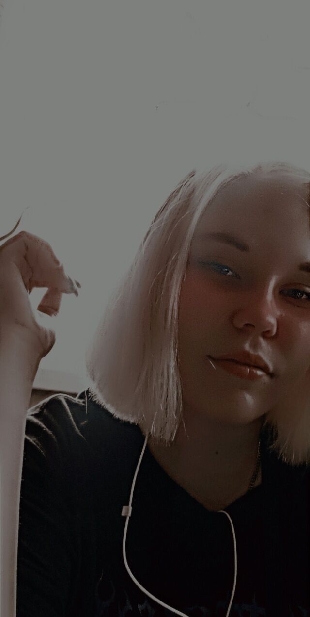  36691533  Ksenia, 20 ,    