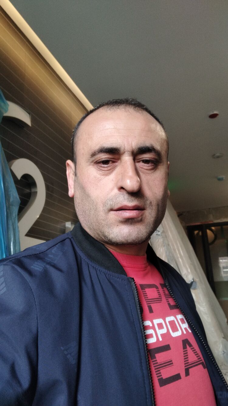 51672453  Maho, 44 ,    