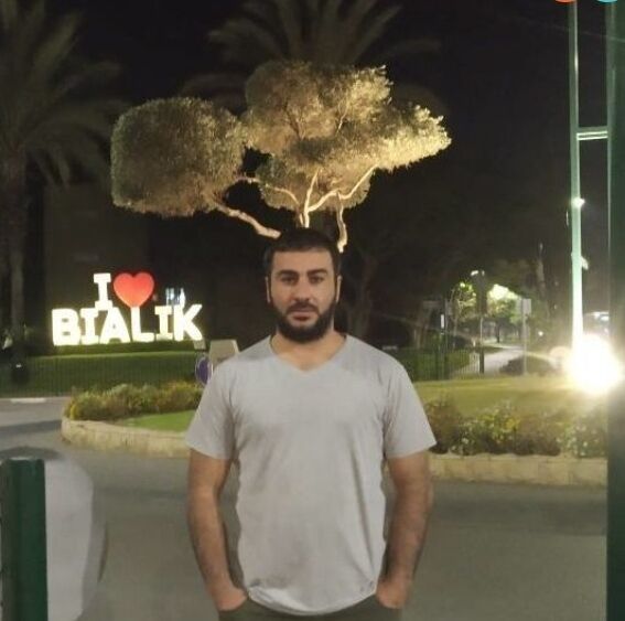  36009243  Ayaz, 43 ,    